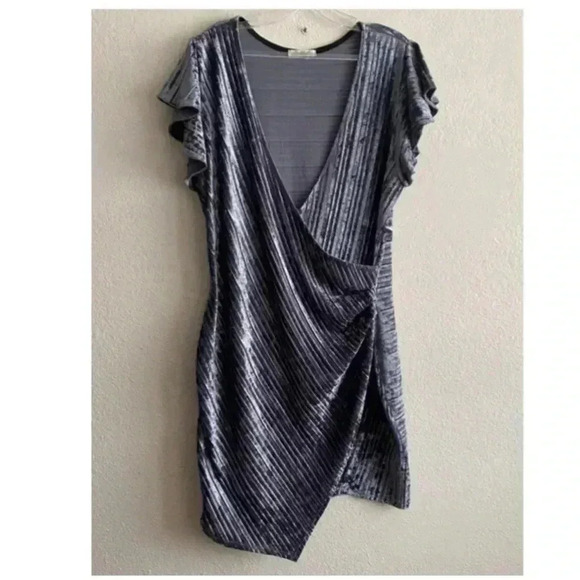 🆕Plus-Size Velvet Wrap Dress 2X Grey🆕 - Picture 3 of 12
